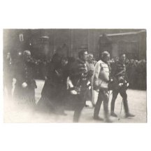 Členové rodiny Franz Josefa v průvodu