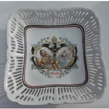 Čtyřhranná mísa z doby monarchie