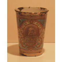 Ozdobný kovový hrníček s portrétem Franz Josefa I. 