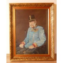 Sedící František Josef ve služební uniformě