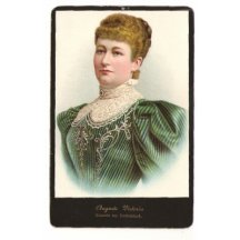 Deskové foto Augusty Victorie v nádherných šatech