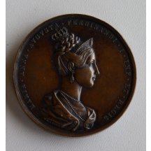 Maria Anna Augusta na bronzové medaili s zemskými klenoty