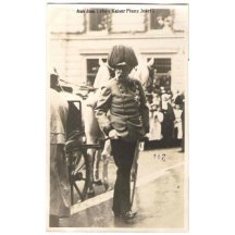 Ze života císaře - výstup z kočáru