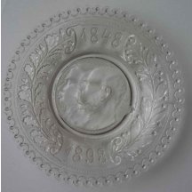 Skleněný talířek