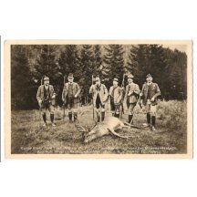 Franz Josef a skupina myslivců, vyfocena u trofejních jelenů, Bad Ischl