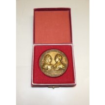 Medaile s Marie Terezie a její manžel ... rub - jejich děti