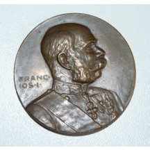 Medaile - František Josef a ležící vojáci