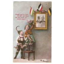 Děti mají na zdi obraz Franz Josefa a Wilhelma