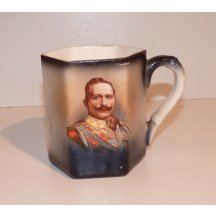 Podobné hrnečky s portréty císařů Wilhelma II. a Franz Josefa I.