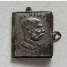 Miniaturní knížka - 2 x 2,5 cm / ManifestMým národům 