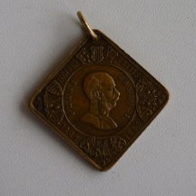 Medaile - klipa s Franz Josefem , orlicí , erbem a dubové listy