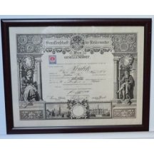 Výuční list se zajímavými motivy