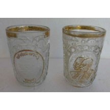 Dvě skleničky s FJI a WII