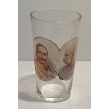 Sklenička s portréty Wilhelma a Franz Josefa ve služebních uniformách