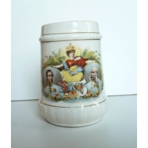 Vysoký bílý hrneček s dvojportrétem Františka Josefa