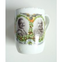 Hrníček s portréty císařů Františka Josefa a Viléma 